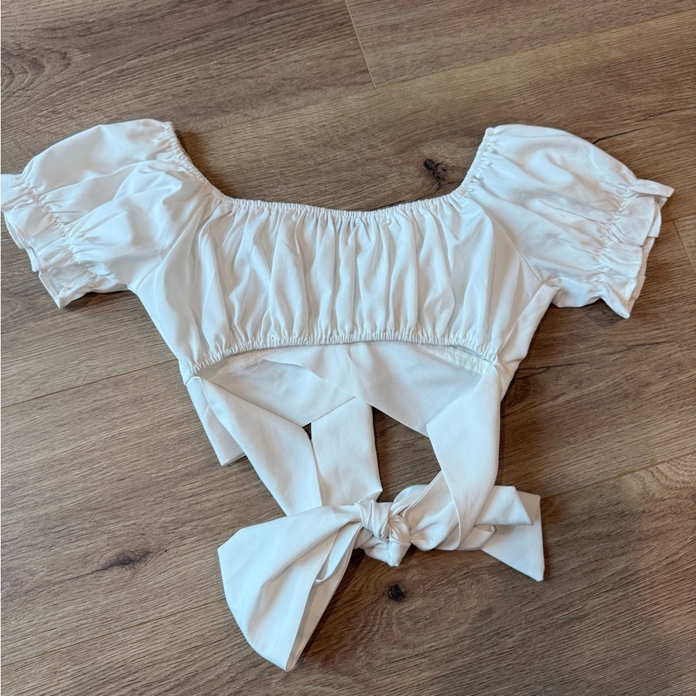 White crop top - Picture 2 of 3